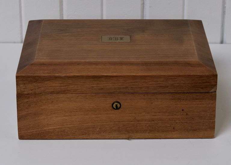 CIGAR HUMIDOR