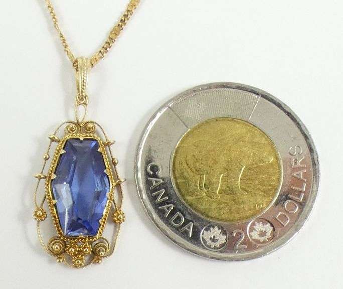 PENDANT NECKLACE