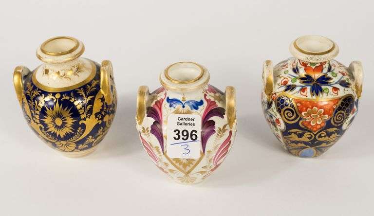 THREE EARLY DERBY CABINET VASES