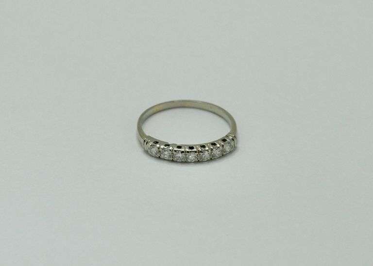 14KT DIAMOND RING