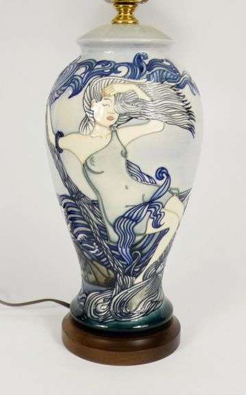 VERY RARE MOORCROFT TABLE LAMP