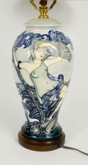 VERY RARE MOORCROFT TABLE LAMP