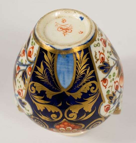 THREE EARLY DERBY CABINET VASES