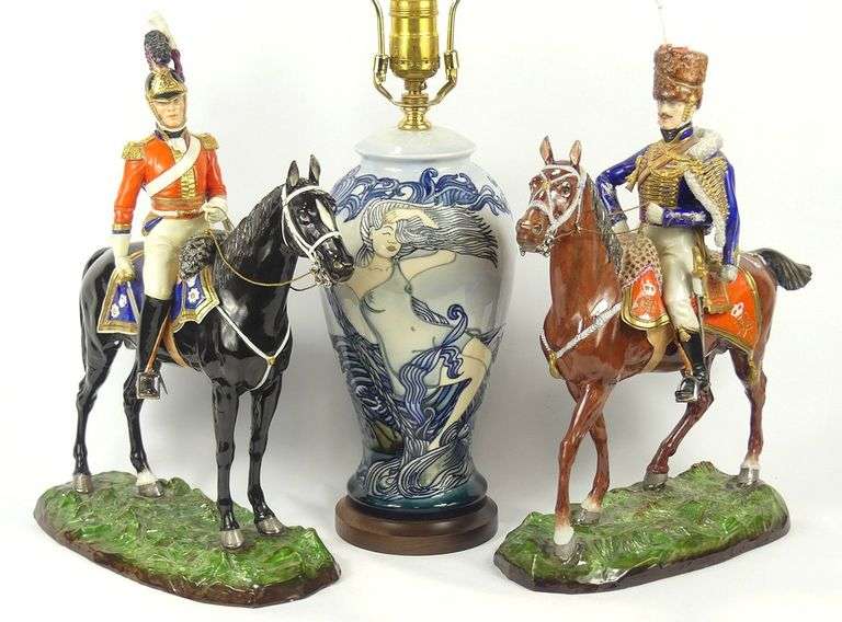 DECORATIVE ARTS & FIGURINES