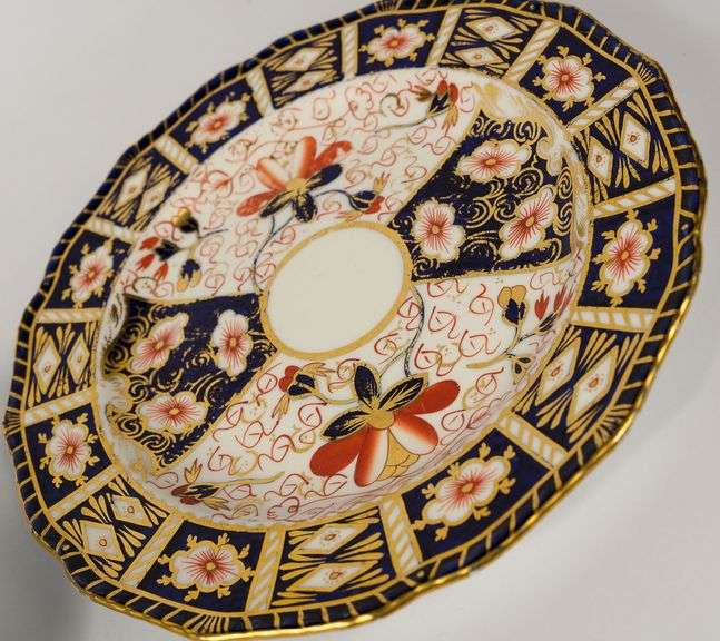TWO PIECES OF ROYAL CROWN DERBY 2451 IMARI CHINA