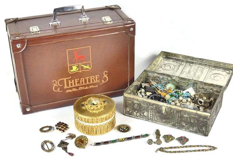 UNIQUE COLLECTIBLES, VINTAGE JEWELLERY & MORE