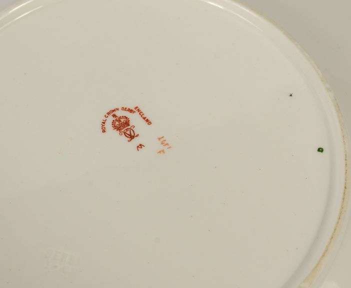 TWO PIECES OF ROYAL CROWN DERBY 2451 IMARI CHINA