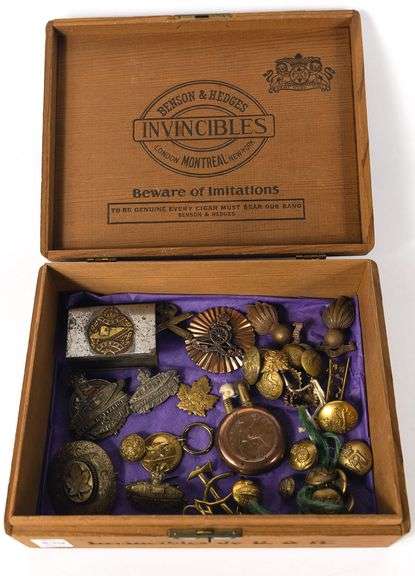 MILITARY BADGES, BUTTONS & LIGHTER