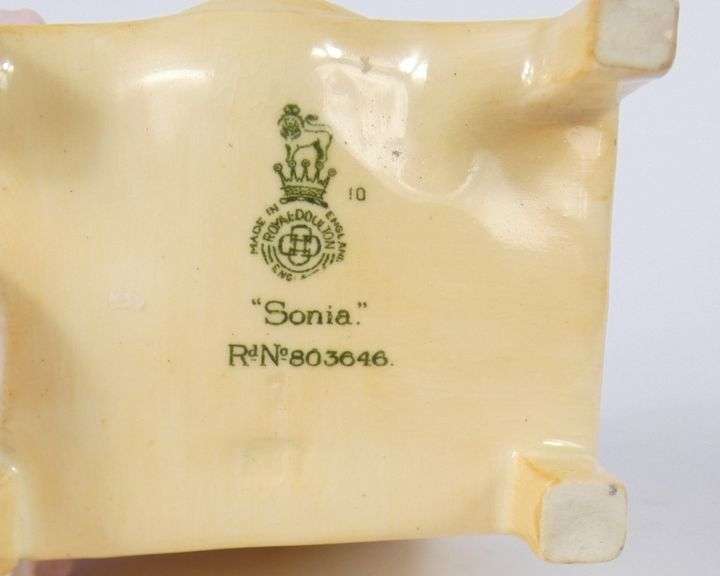 ROYAL DOULTON "SONIA"