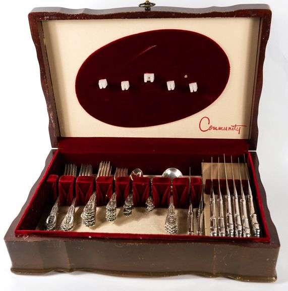 WALLACE "ROSE POINT" STERLING SILVER FLATWARE