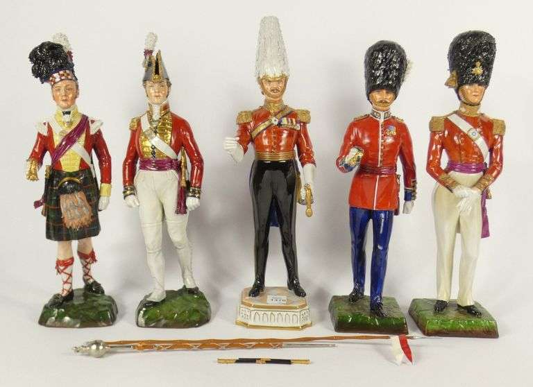5 PORCELAIN MILITARY FIGURINES