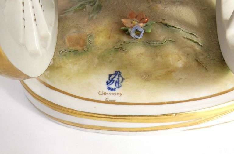 MAJOR PORCELAIN FIGURE GROUP