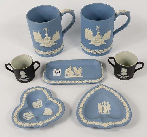 SEVEN PIECES OF WEDGWOOD JASPERWARE