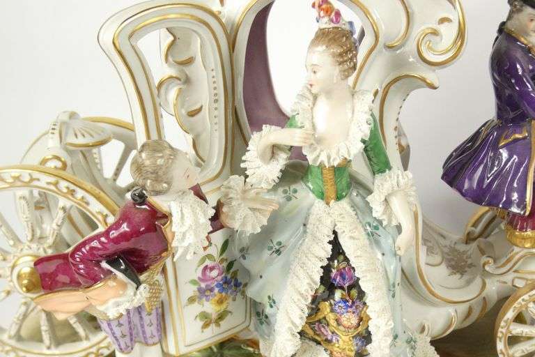 MAJOR PORCELAIN FIGURE GROUP