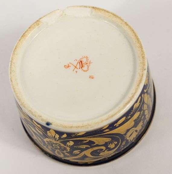STANDISH, INKWELLS & PIPES