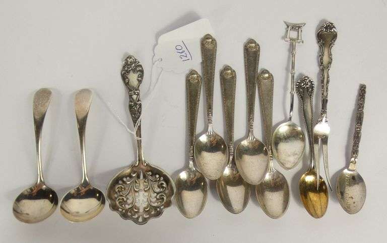28 PIECES OF STERLING CUTLERY