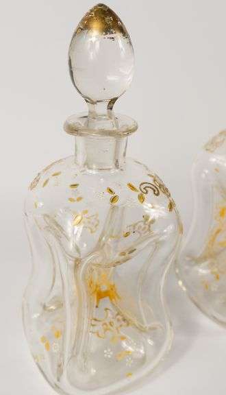 PAIR OF VICTORIAN GLASS DECANTERS
