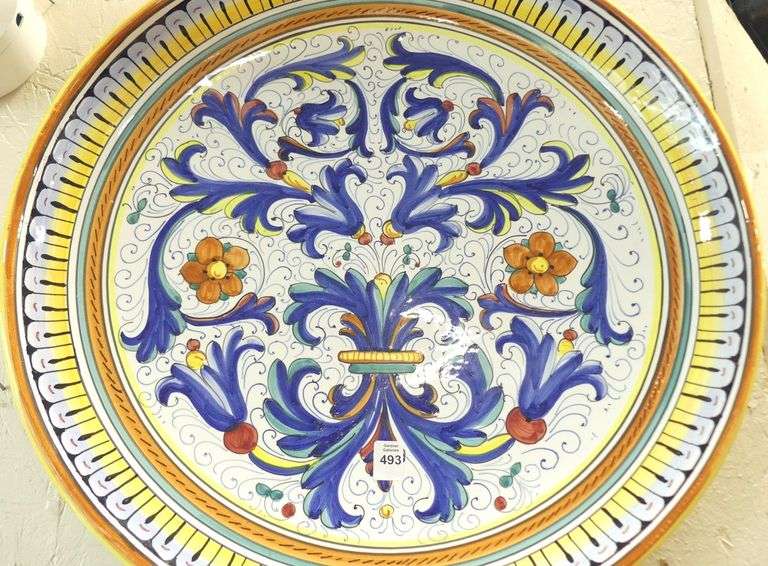 ITALIAN POTTERY WALL CHARGER