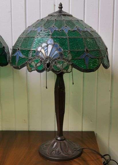 PAIR OF TIFFANY STYLE LAMPS