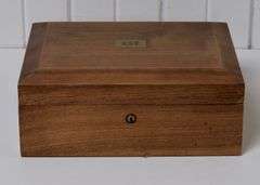 CIGAR HUMIDOR