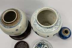 THREE PIECES OF CHINESE BLUE & WHITE PORCELAIN