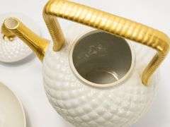 TEAPOT, CUPS & SAUCERS