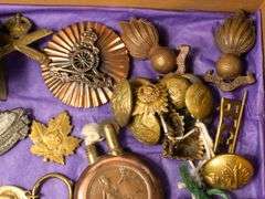 MILITARY BADGES, BUTTONS & LIGHTER
