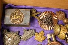 MILITARY BADGES, BUTTONS & LIGHTER