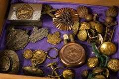 MILITARY BADGES, BUTTONS & LIGHTER