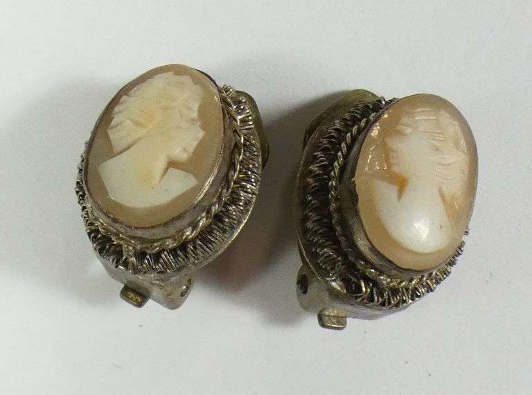 CAMEO & PORCELAIN JEWELLERY