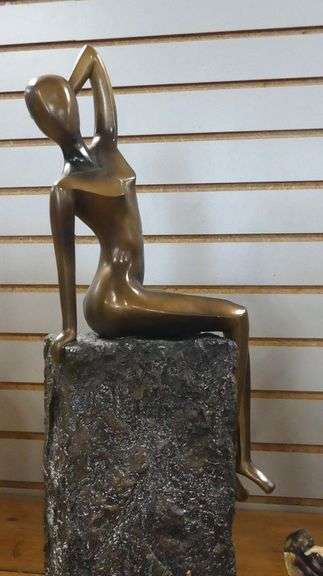 6 FIGURINES