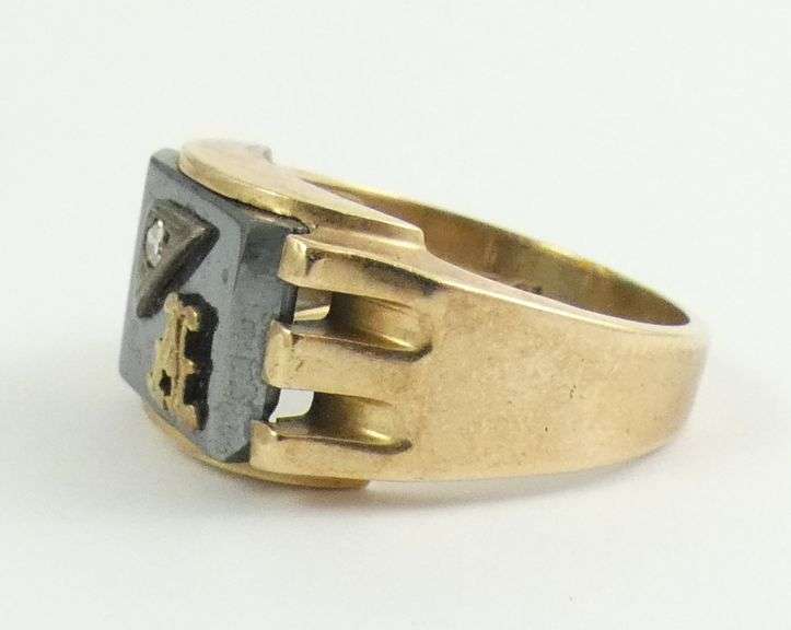 GENTLEMEN'S SIGNET RING