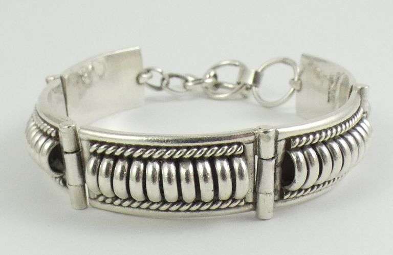 BRACELET & RING