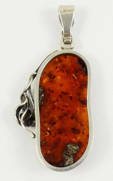 AMBER PENDANT