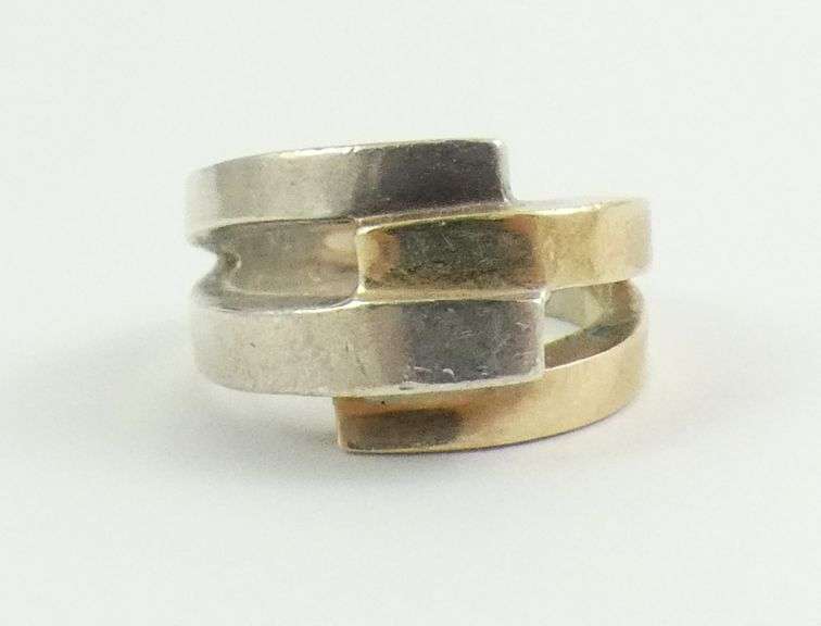 ART MODERN DESIGN RING