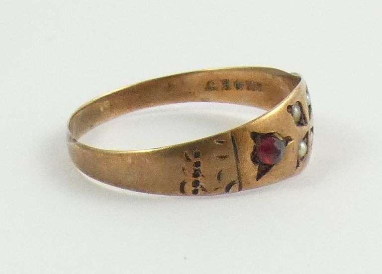 ANTIQUE RING