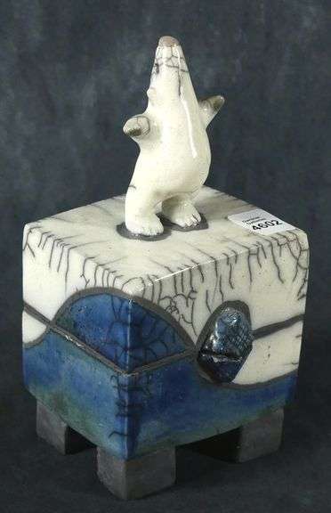 GARY MCKAGUE POTTERY TRINKET BOX