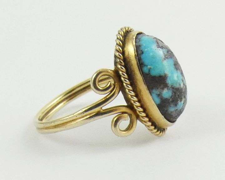 ANTIQUE GOLD RING