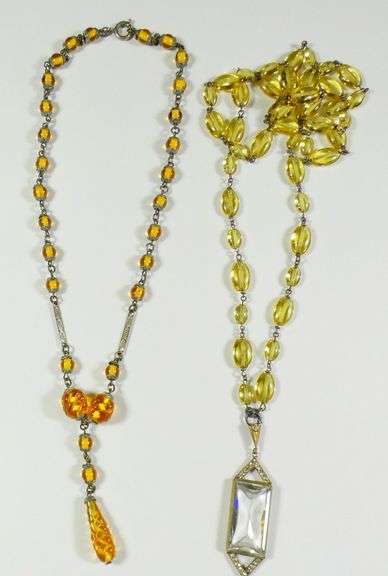 4 EXAMPLES OF BEADED JEWELLERY