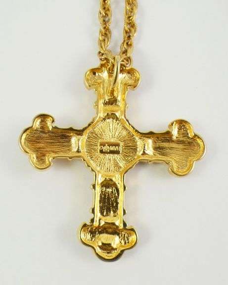 DESIGNER "CROSS" PENDANT NECKLACE