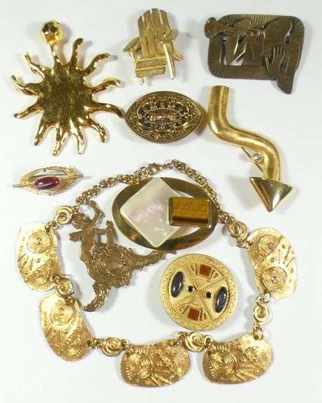GOLD-TONE METAL FASHION