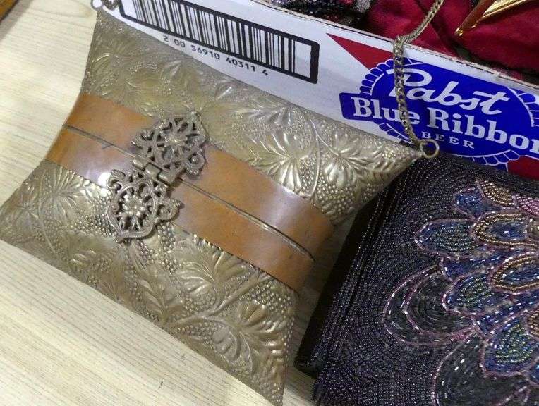 PURSES & HANDBAGS