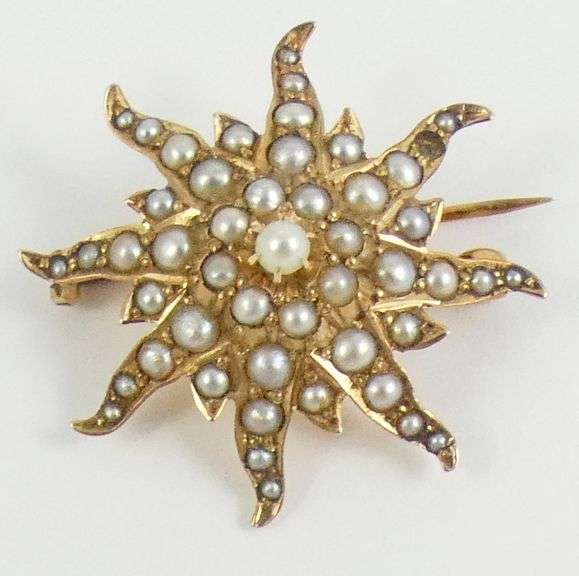 ANTIQUE GOLD BROOCH