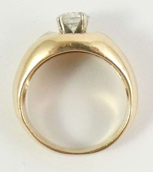 GENTLEMEN'S DIAMOND SOLITAIRE RING