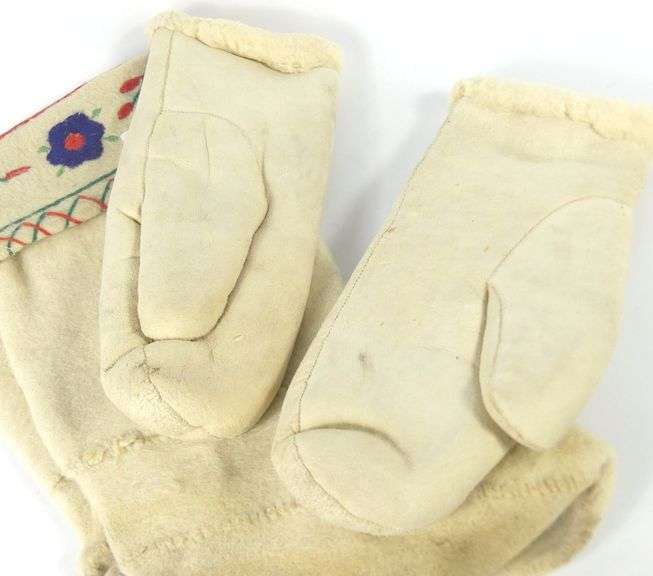 INUIT DUFFLE SOCKS & GLOVES