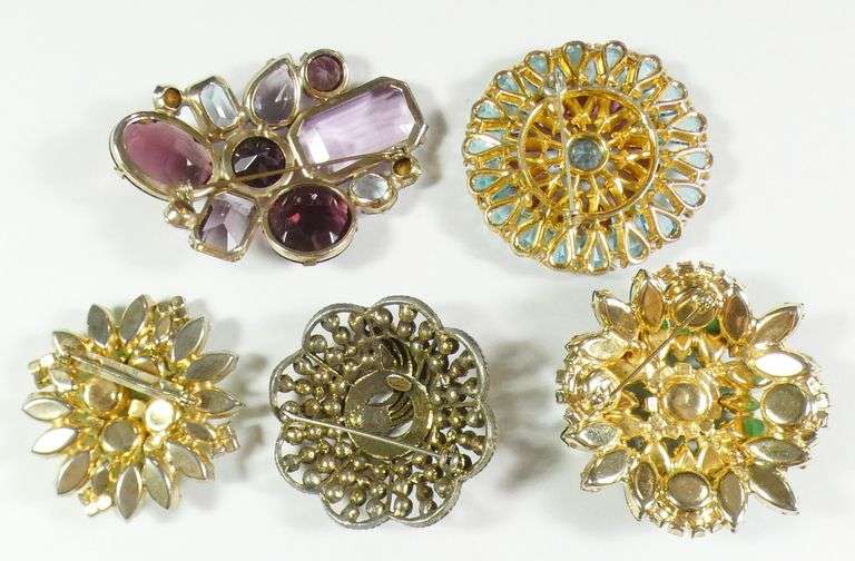 5 LARGE FASHION BROOCHES