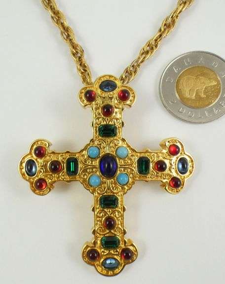 DESIGNER "CROSS" PENDANT NECKLACE
