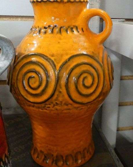 6 PIECES POTTERY