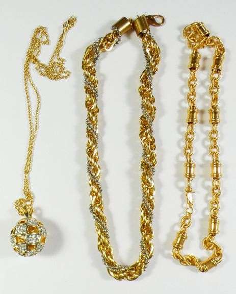GOLD-TONE COSTUME JEWELLEY