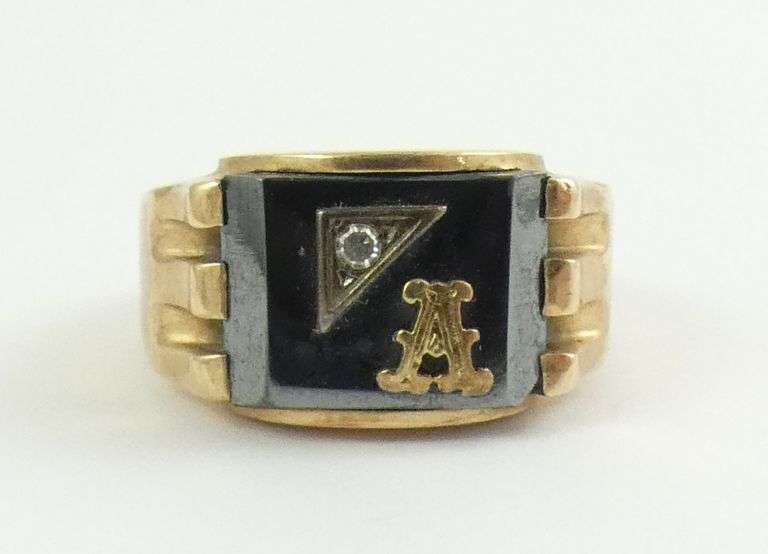 GENTLEMEN'S SIGNET RING